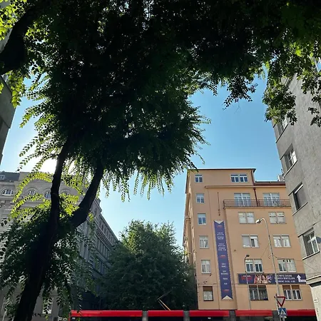 Urban Zenhouse No.2 - Breakfast Included Apartment *