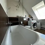 Urban Zenhouse No 2-breakfast Optional Apartamento Bratislava