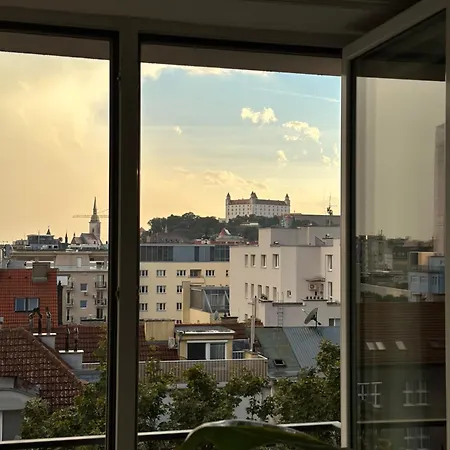 Urban Zenhouse No 2-breakfast Optional * 브라티슬라바