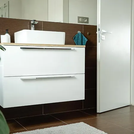Urban Zenhouse No 2-breakfast Optional 브라티슬라바